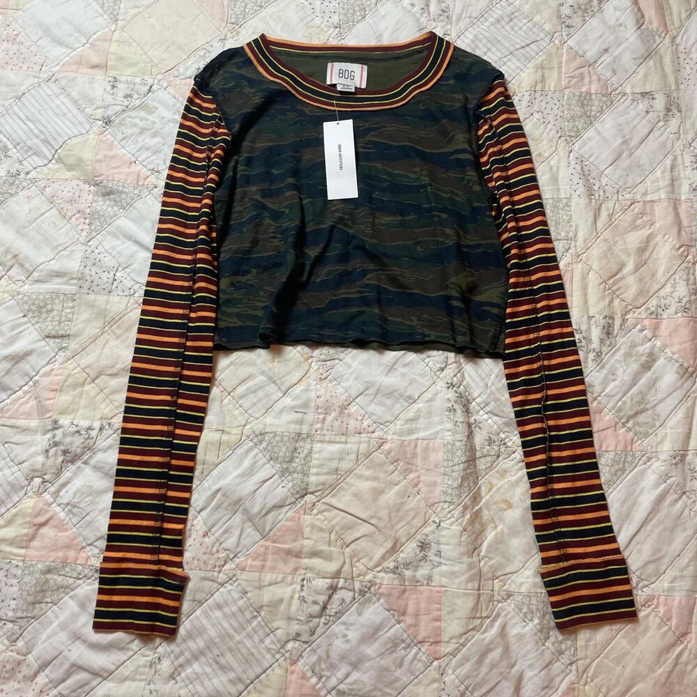 bdg camo base rainbow striped cuffed sleeve grunge fall top size small